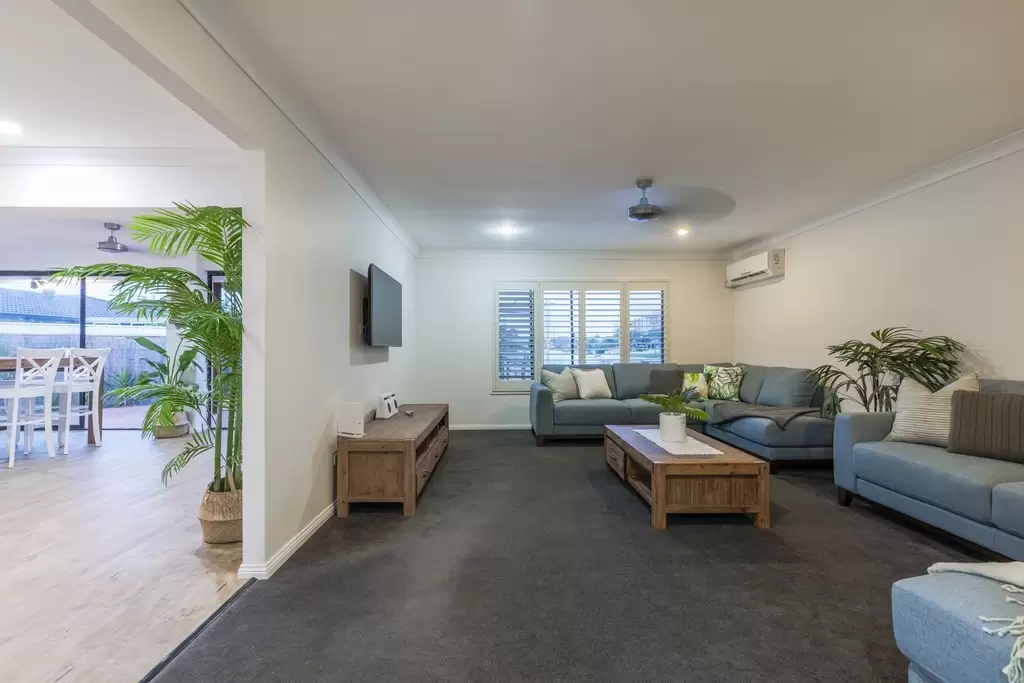 42 Rio Vista Boulevard, Broadbeach Waters Sold by Queensland Sotheby's International Realty - image 1