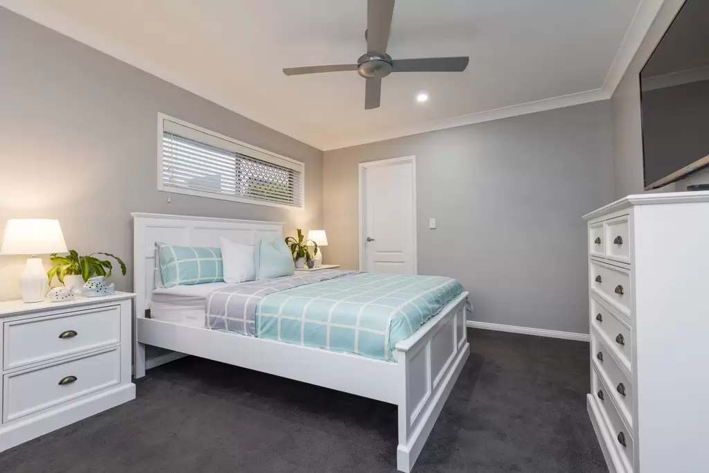 42 Rio Vista Boulevard, Broadbeach Waters Sold by Queensland Sotheby's International Realty - image 1