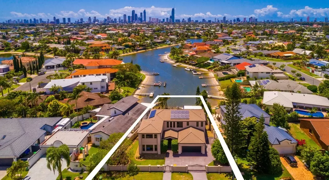 30 Edinburgh Road, Benowa Waters Sold by Queensland Sotheby's International Realty - image 1