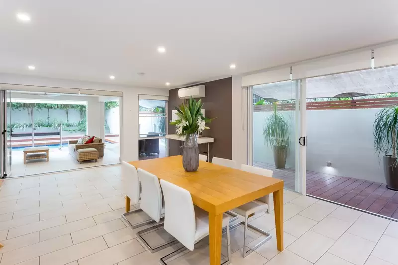 10 Griffith Street, New Farm Sold by  - image 1