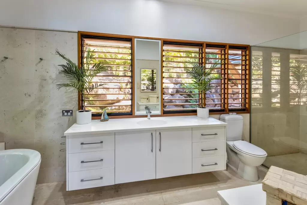 Lotus House 2 Grasstree Place, Hamilton Island Sold by Queensland Sotheby's International Realty - image 1