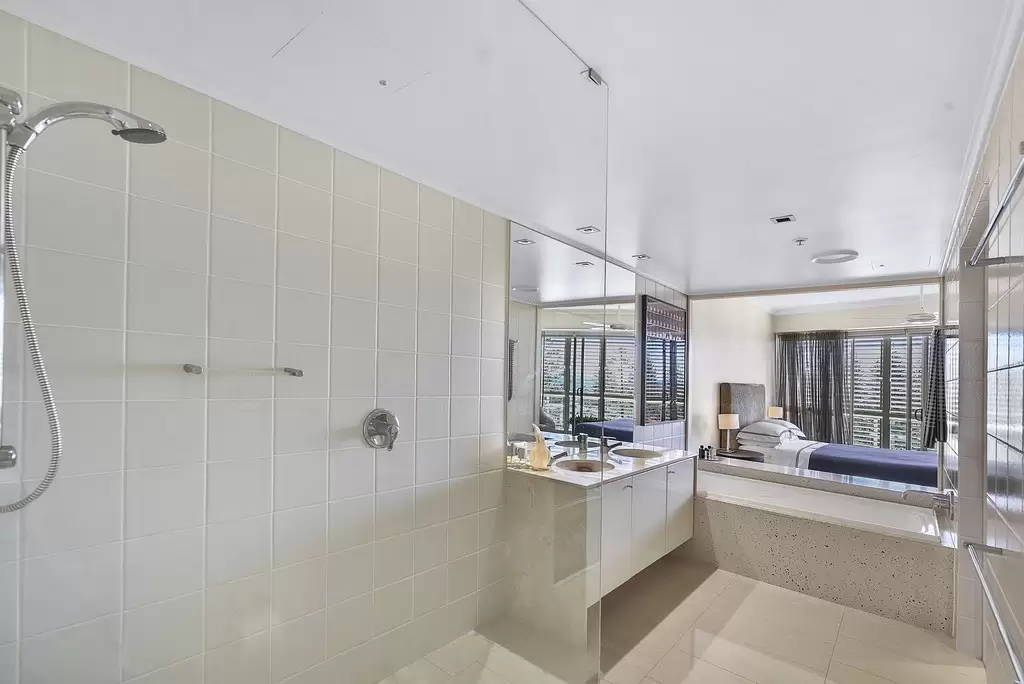 1055/1 'Liberty Pacific' Lennie Avenue, Main Beach Sold by Queensland Sotheby's International Realty - image 1
