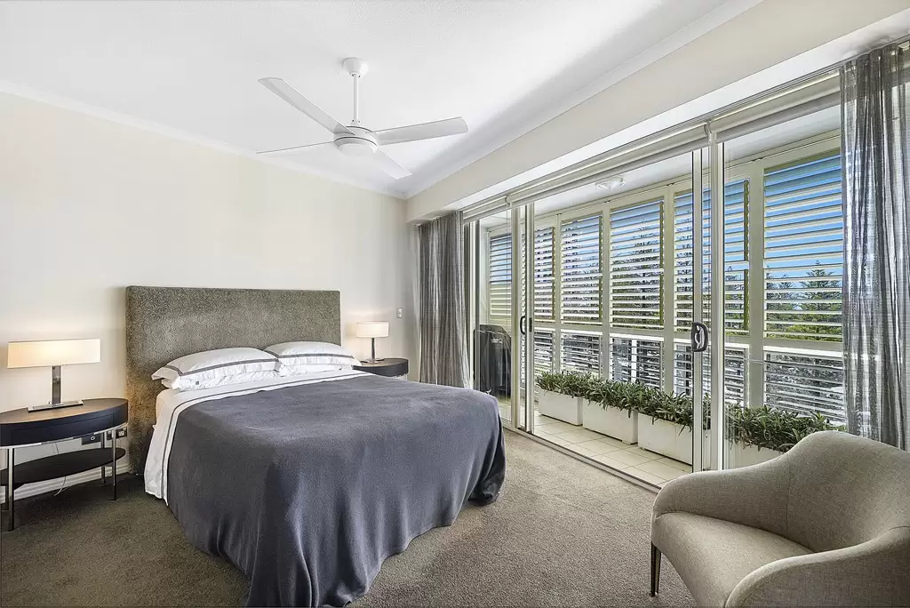 1055/1 'Liberty Pacific' Lennie Avenue, Main Beach Sold by Queensland Sotheby's International Realty - image 1