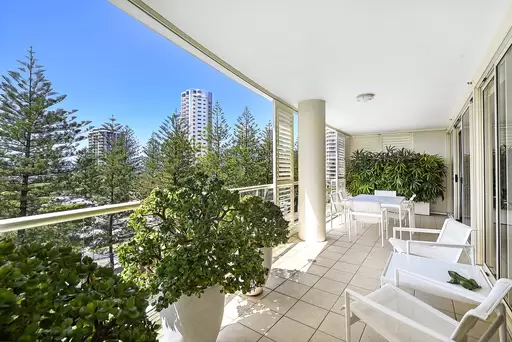 1055/1 'Liberty Pacific' Lennie Avenue, Main Beach Sold by 