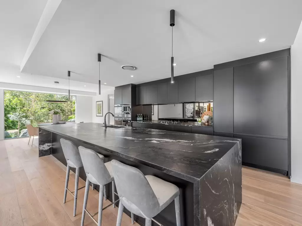 558 London Road, Chandler Sold by Queensland Sotheby's International Realty - image 1