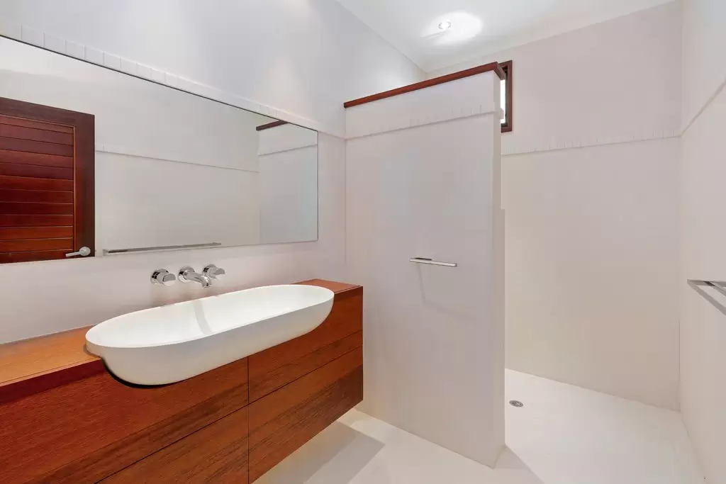 133 Stanley Drive, Cannon Valley Sold by Queensland Sotheby's International Realty - image 1