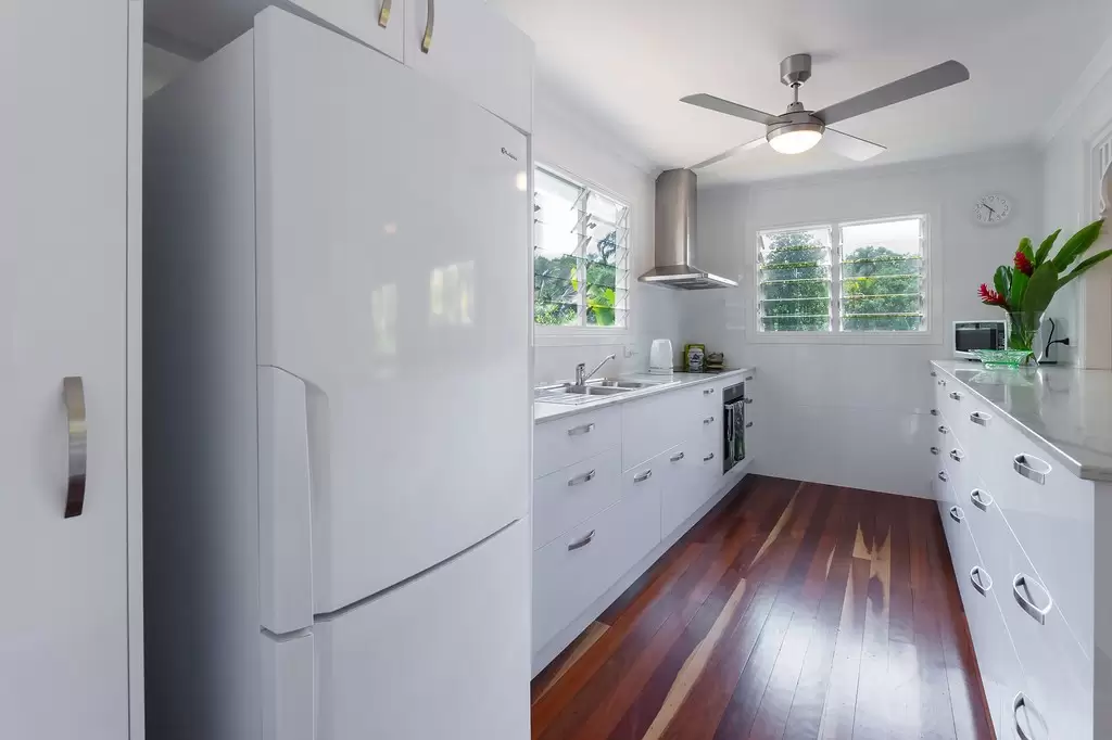 6 Seabrook Avenue, Port Douglas Sold by  - image 1