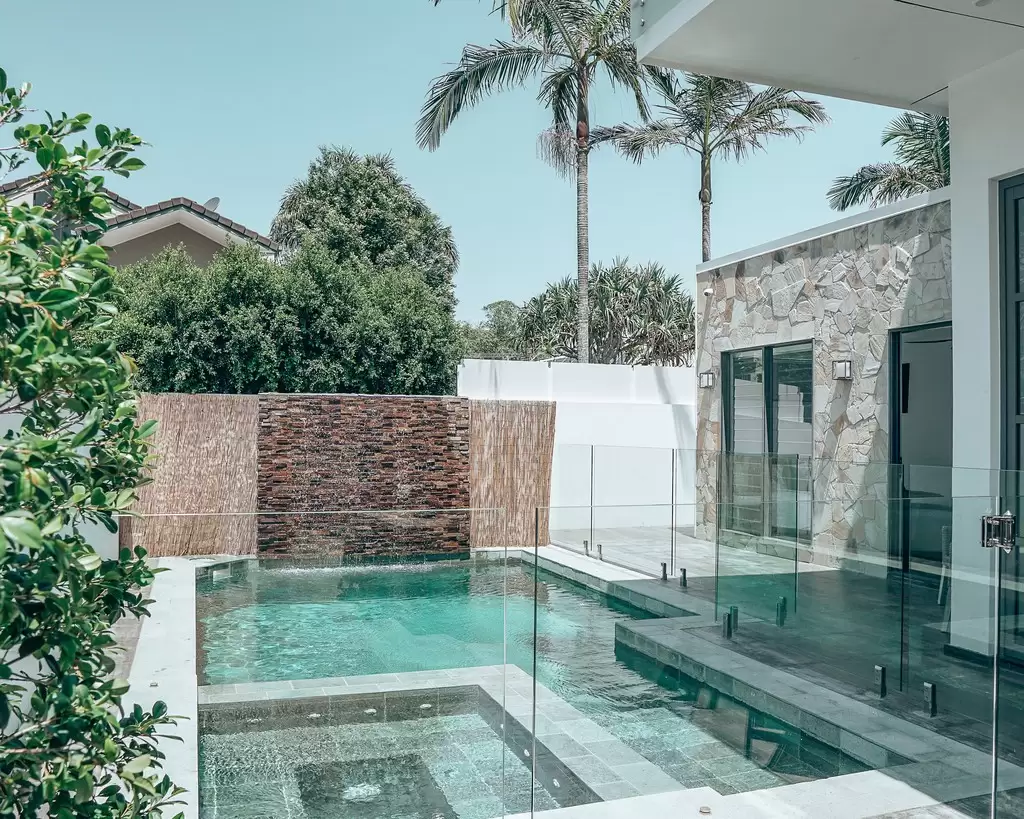 44 Brindisi Avenue, Isle Of Capri Sold by Queensland Sotheby's International Realty - image 1