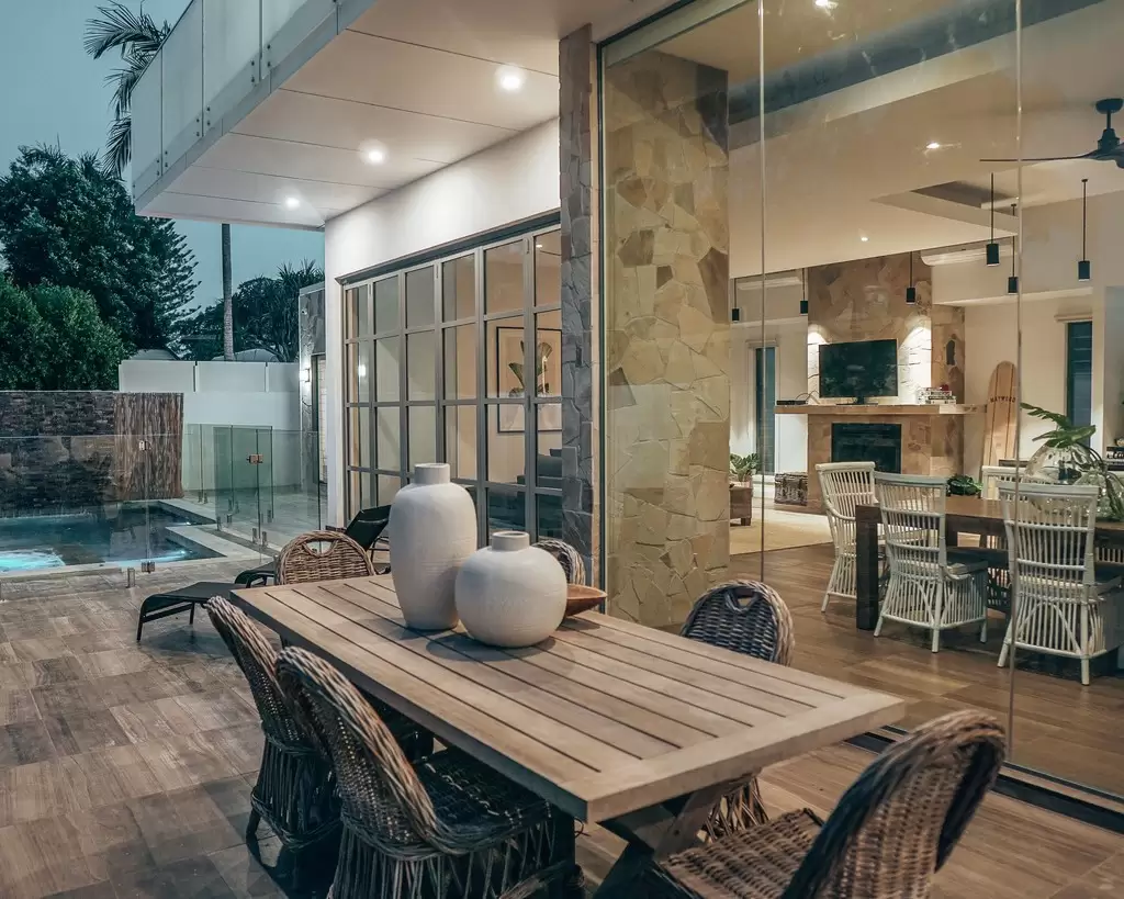 44 Brindisi Avenue, Isle Of Capri Sold by Queensland Sotheby's International Realty - image 1
