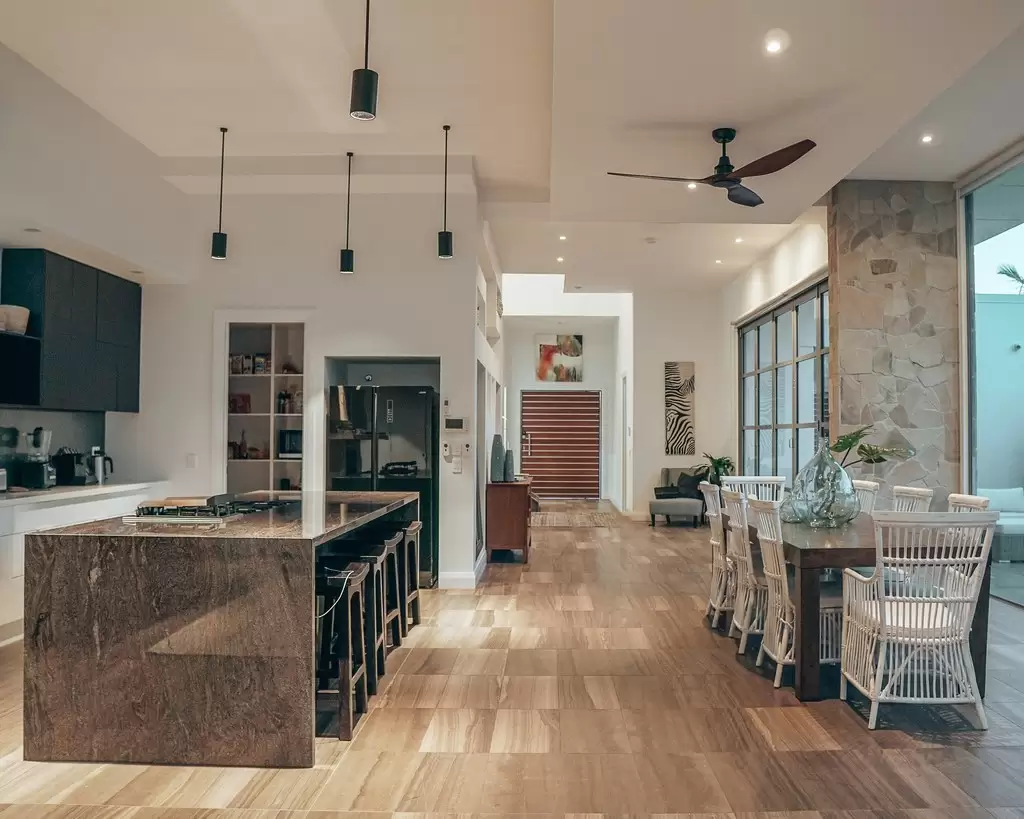 44 Brindisi Avenue, Isle Of Capri Sold by Queensland Sotheby's International Realty - image 1
