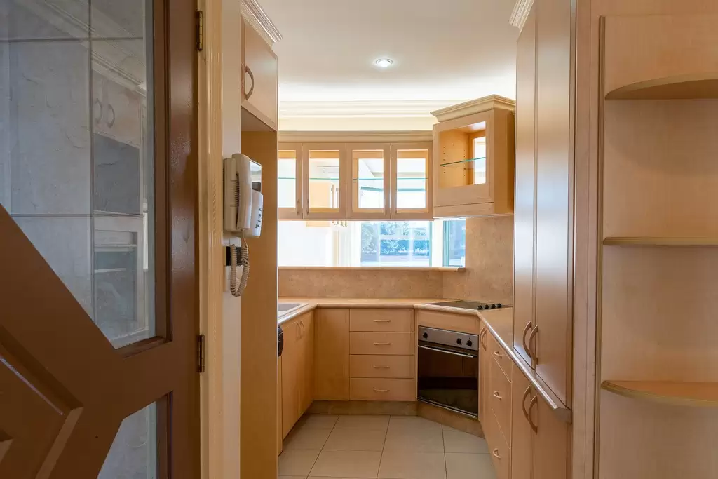 2/197 Stanhill Drive, Chevron Island Sold by Queensland Sotheby's International Realty - image 1