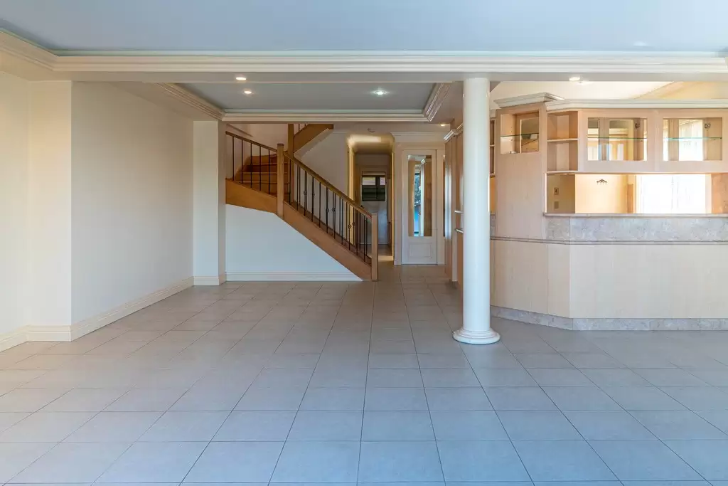 2/197 Stanhill Drive, Chevron Island Sold by Queensland Sotheby's International Realty - image 1