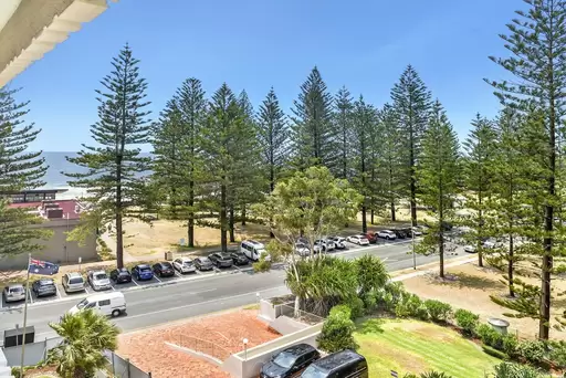 20/3645 'De Ville' Main Beach Parade, Main Beach Sold by Queensland Sotheby's International Realty