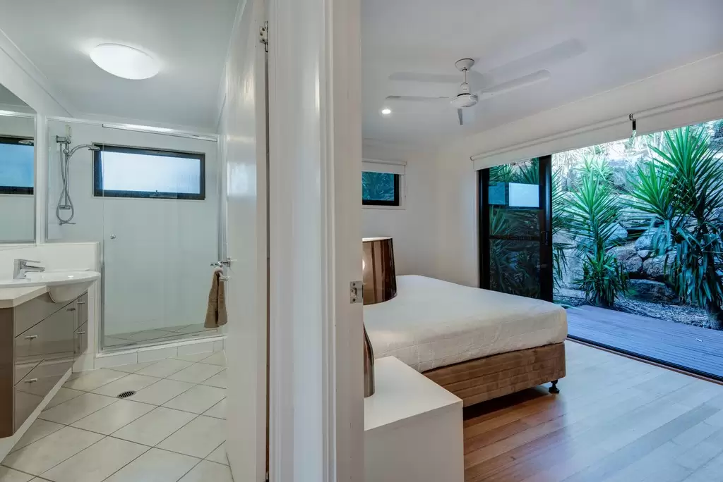 Shorelines 28 5 Acacia Drive, Hamilton Island Sold by Queensland Sotheby's International Realty - image 1