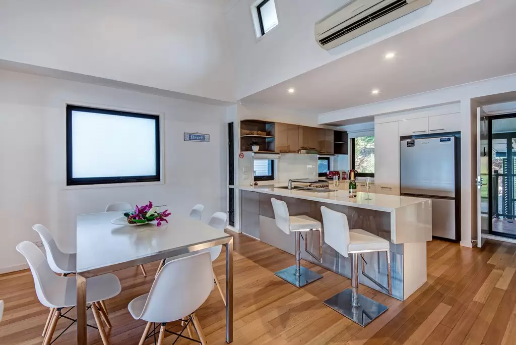 Shorelines 28 5 Acacia Drive, Hamilton Island Sold by Queensland Sotheby's International Realty - image 1