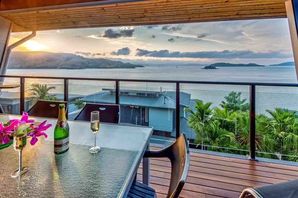 Shorelines 28 5 Acacia Drive, Hamilton Island Sold by Queensland Sotheby's International Realty - image 1