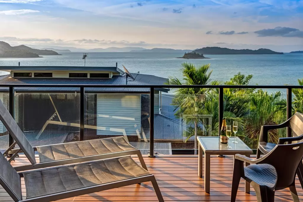 Shorelines 28 5 Acacia Drive, Hamilton Island Sold by Queensland Sotheby's International Realty - image 1