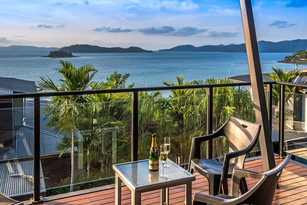 Shorelines 28 5 Acacia Drive, Hamilton Island Sold by Queensland Sotheby's International Realty - image 1