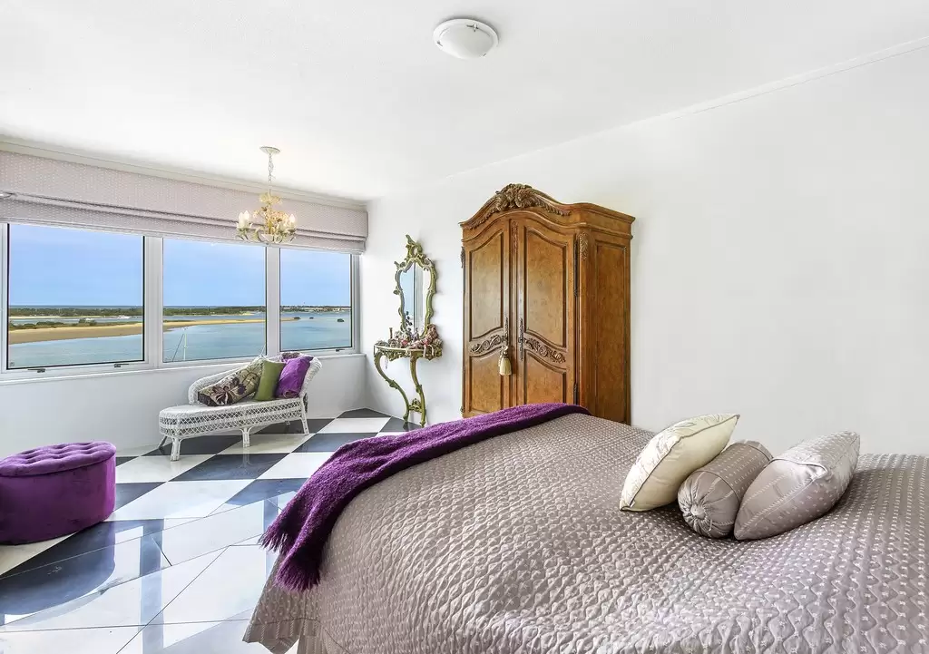 33/326 Marine Parade, Labrador Sold by  - image 1