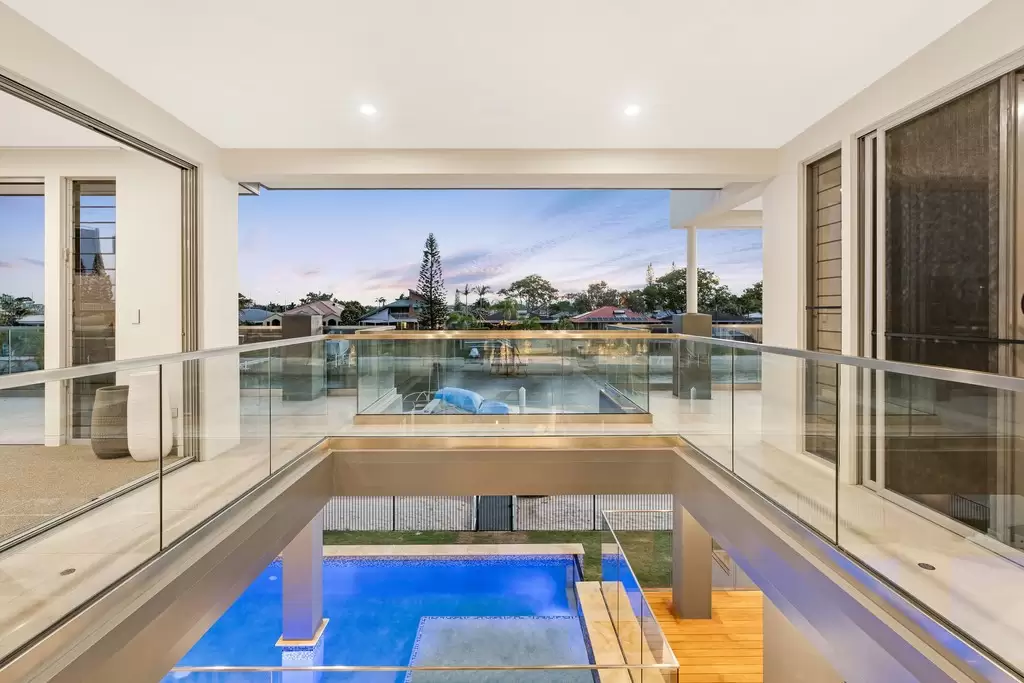 33 Sundowner Court, Mermaid Waters Sold by Queensland Sotheby's International Realty - image 1