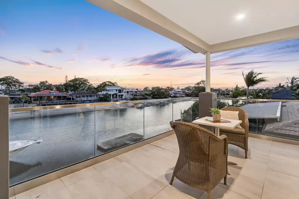 33 Sundowner Court, Mermaid Waters Sold by Queensland Sotheby's International Realty - image 1