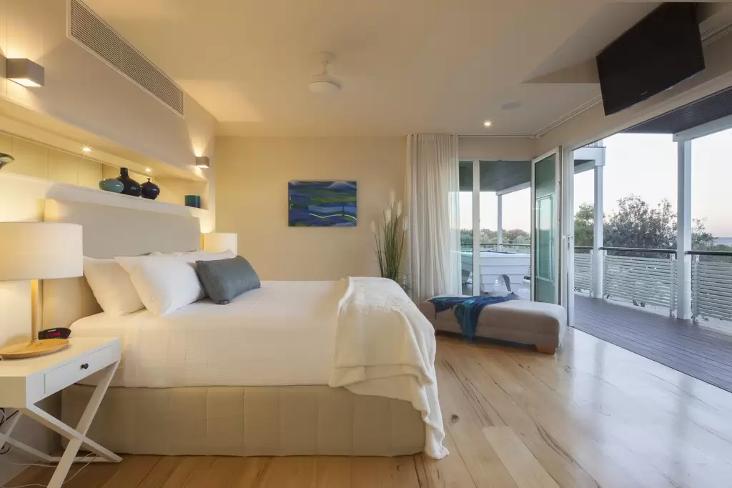 28 North Point Avenue, Kingscliff Sold by Queensland Sotheby's International Realty - image 1