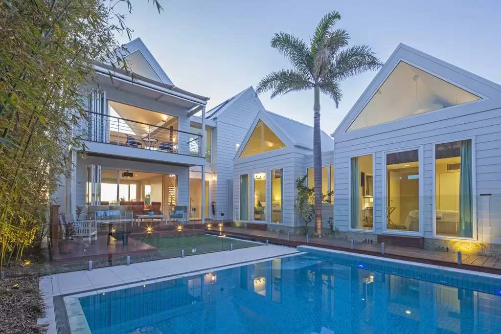 28 North Point Avenue, Kingscliff Sold by Queensland Sotheby's International Realty - image 1