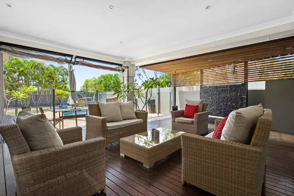 21 Wisemans Court, Helensvale Sold by  - image 1
