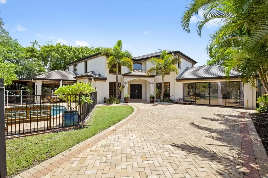 21 Wisemans Court, Helensvale Sold by  - image 1
