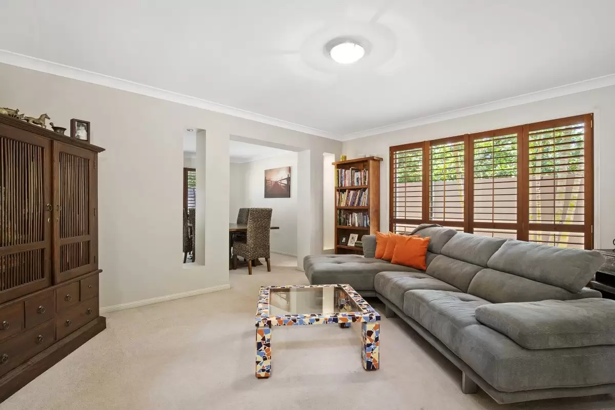 21 Wisemans Court, Helensvale Sold by  - image 1