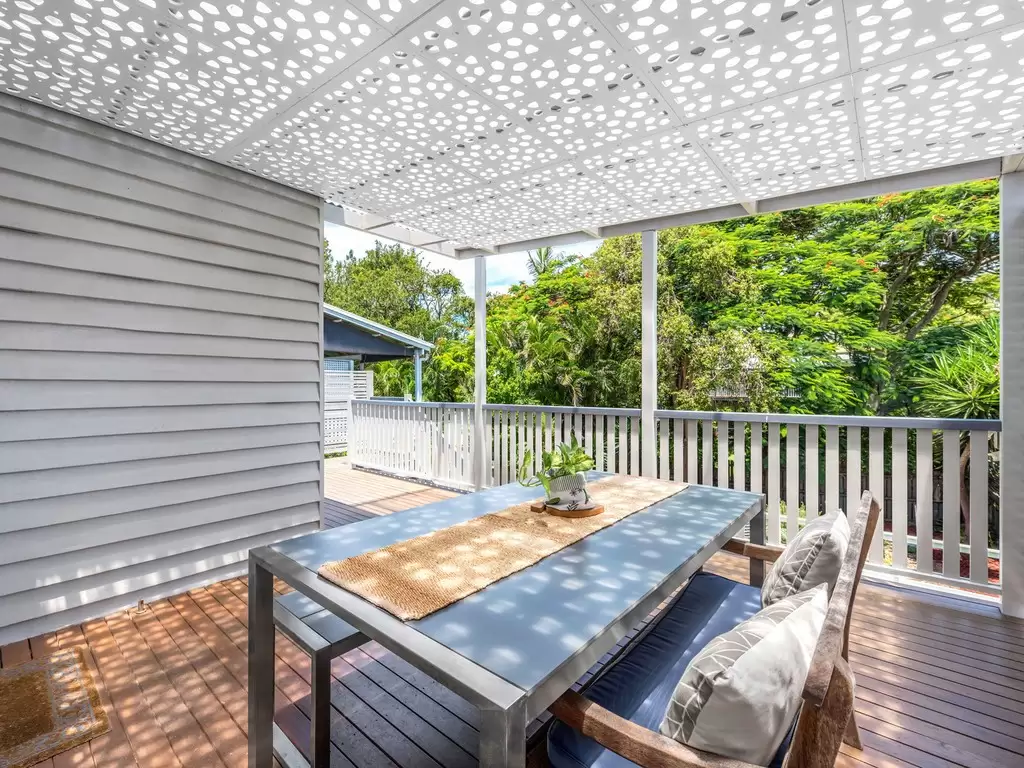 17 Lydia Street, Kalinga Sold by Queensland Sotheby's International Realty - image 1