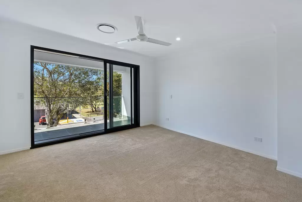 1/149 Musgrave Avenue, Labrador Sold by Queensland Sotheby's International Realty - image 1