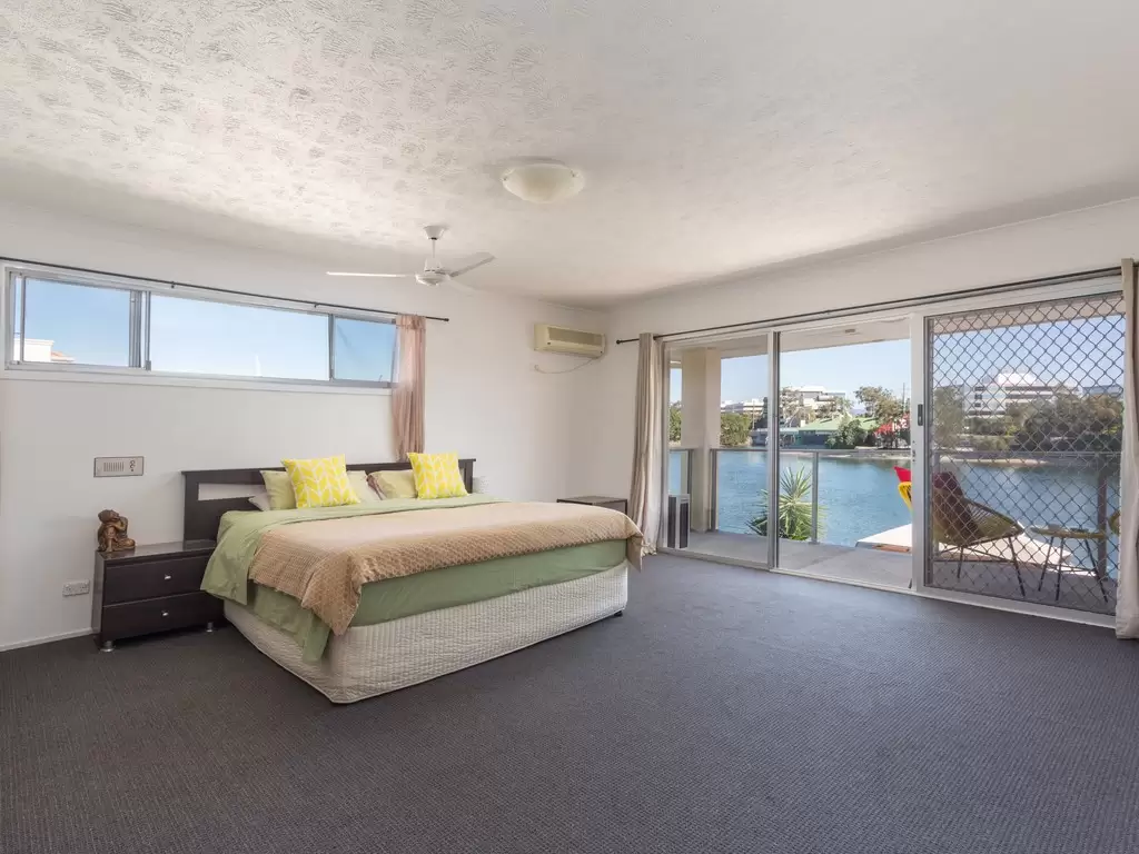 1/191 Stanhill Drive, Surfers Paradise Sold by Queensland Sotheby's International Realty - image 1