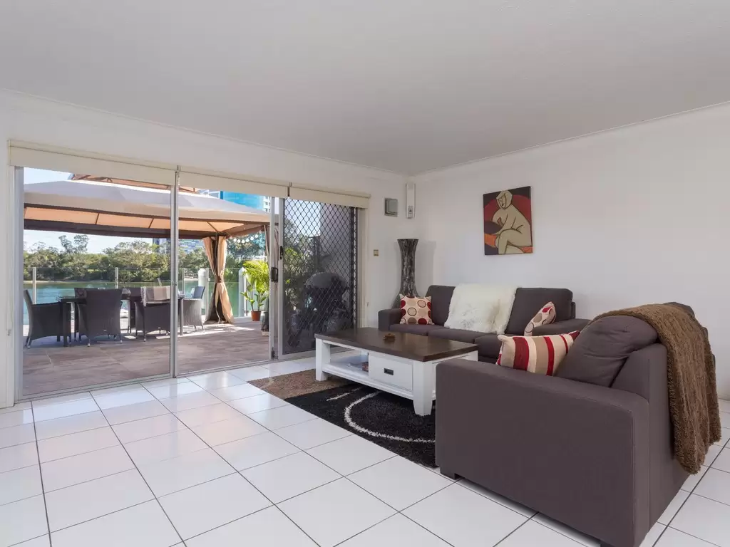 1/191 Stanhill Drive, Surfers Paradise Sold by Queensland Sotheby's International Realty - image 1