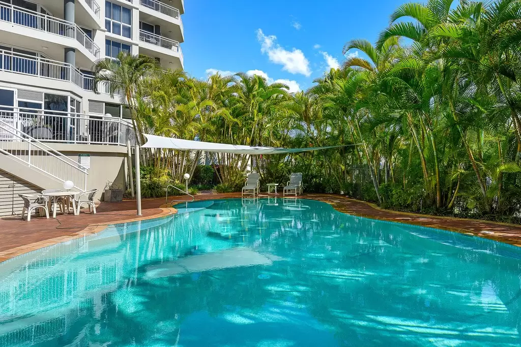 Ocean Sands / 11 Hughes Avenue, Main Beach Sold by Queensland Sotheby's International Realty - image 1