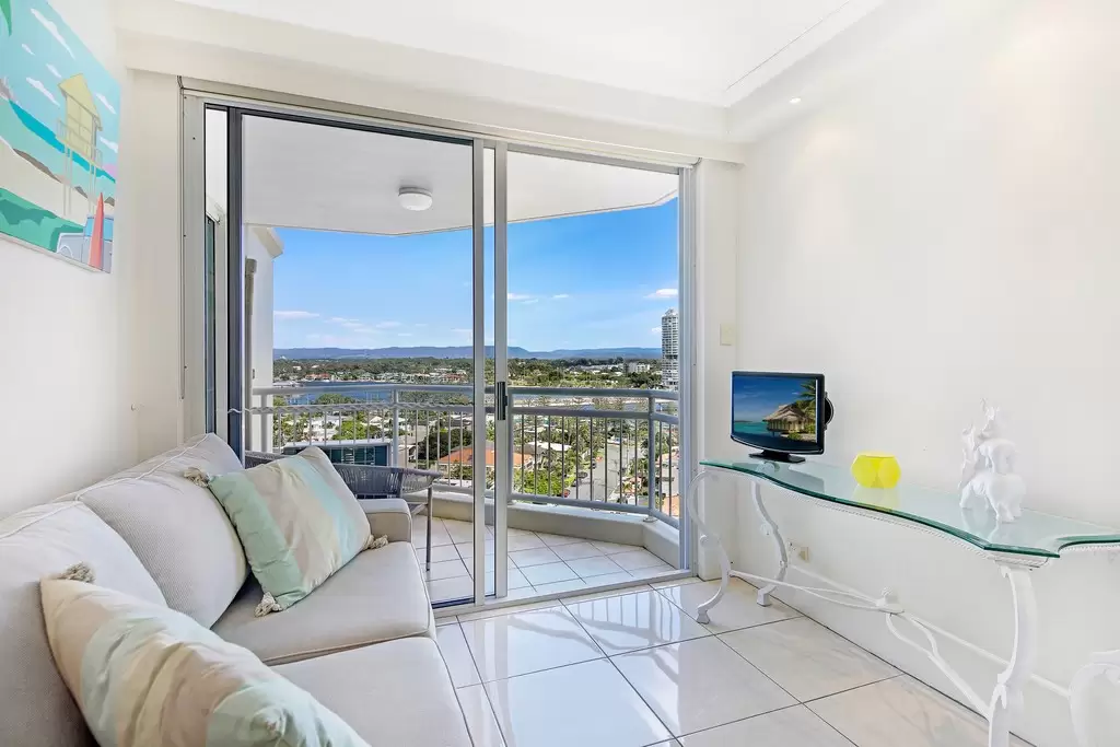 Ocean Sands / 11 Hughes Avenue, Main Beach Sold by Queensland Sotheby's International Realty - image 1