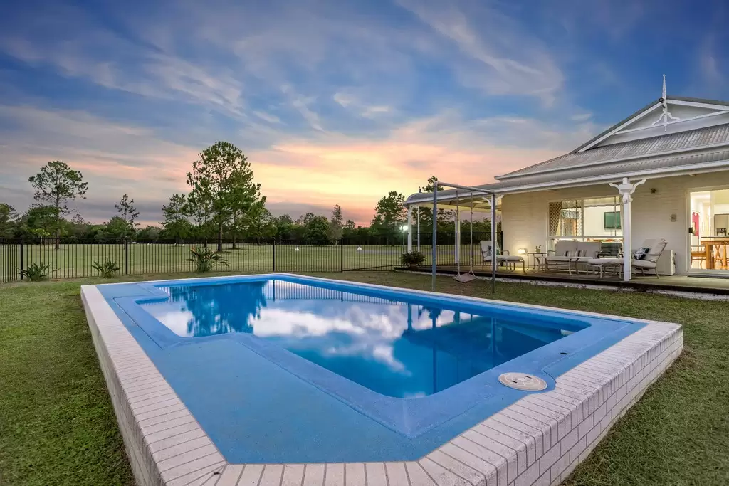 39 Prawle Road, Dundathu Sold by Queensland Sotheby's International Realty - image 1