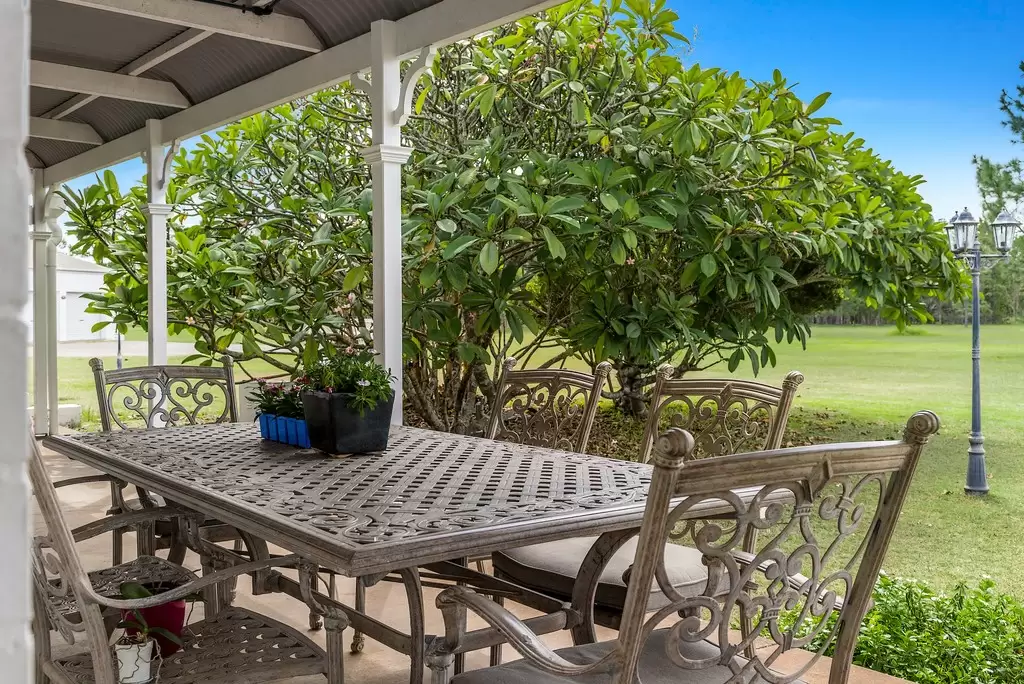 39 Prawle Road, Dundathu Sold by Queensland Sotheby's International Realty - image 1