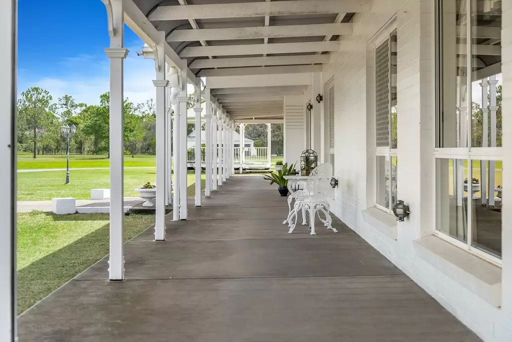 39 Prawle Road, Dundathu Sold by Queensland Sotheby's International Realty - image 1