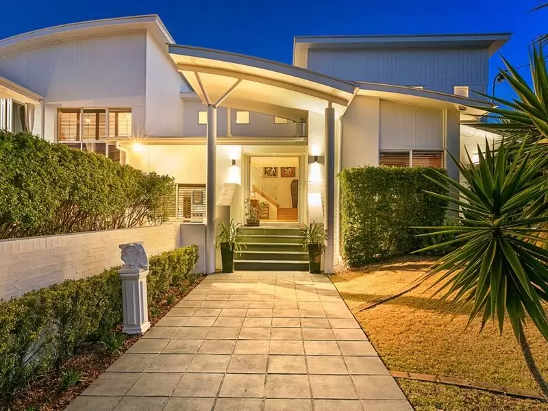 7 Sleath Street, Ormiston Sold by Queensland Sotheby's International Realty - image 1
