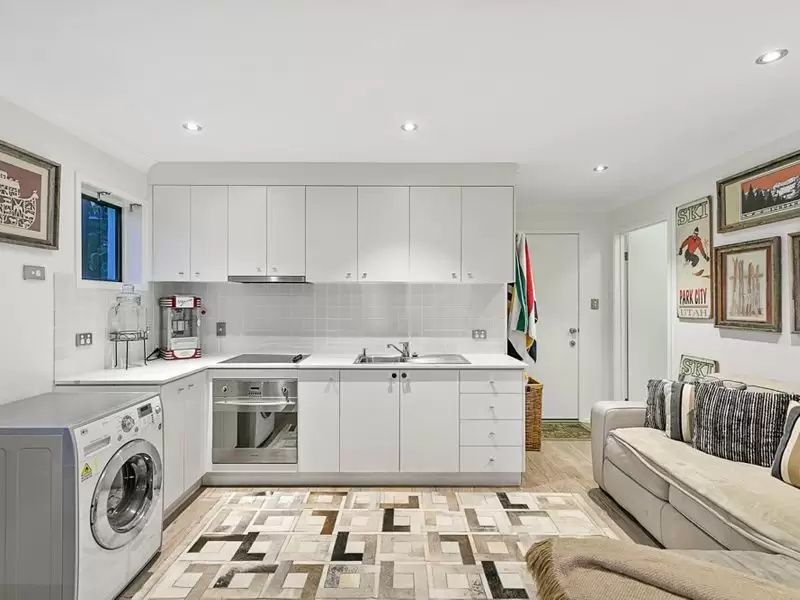 7 Sleath Street, Ormiston Sold by Queensland Sotheby's International Realty - image 1