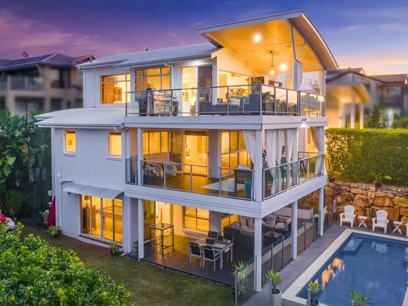 7 Sleath Street, Ormiston Sold by Queensland Sotheby's International Realty - image 1