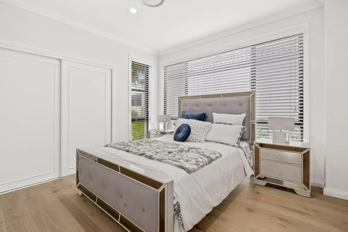 39A Paradise Island, Surfers Paradise Sold by Queensland Sotheby's International Realty - image 1