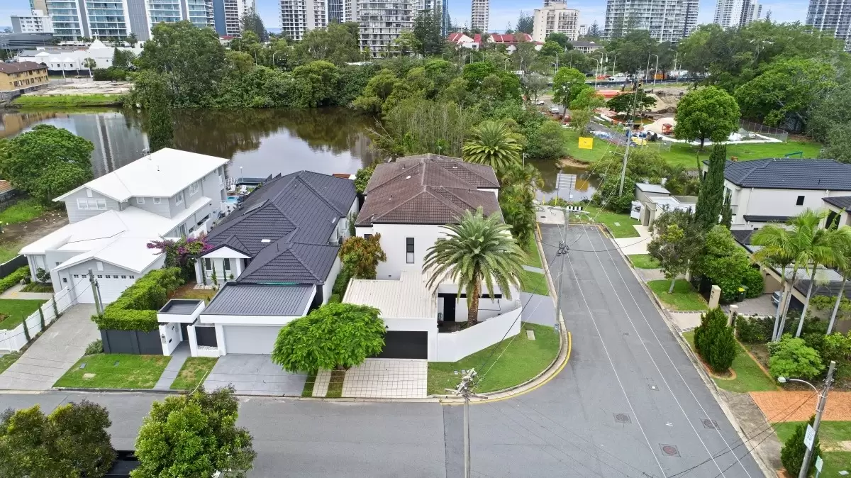 39A Paradise Island, Surfers Paradise Sold by Queensland Sotheby's International Realty - image 1