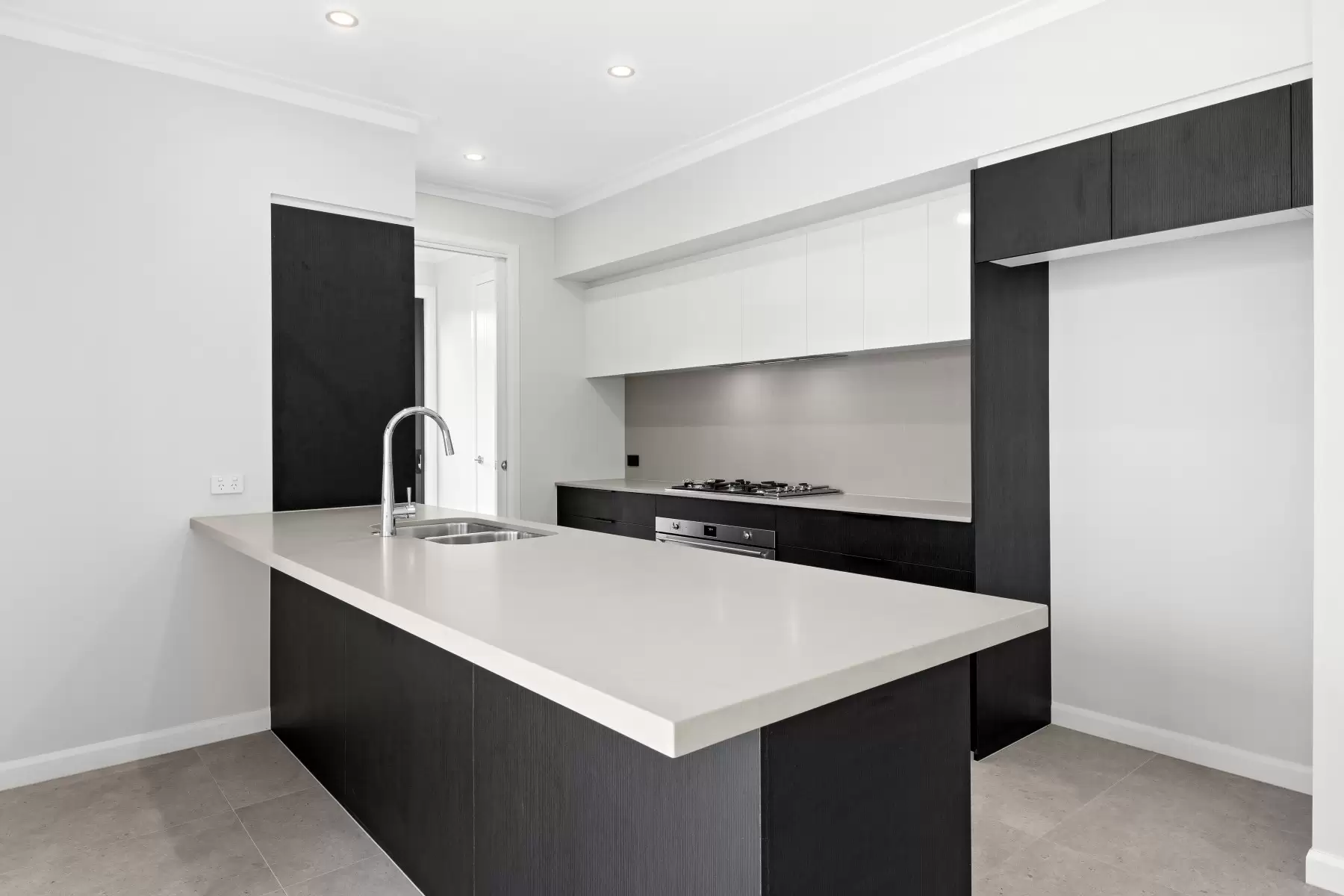 175 Campbell Street, Sorrento Sold by Queensland Sotheby's International Realty - image 1