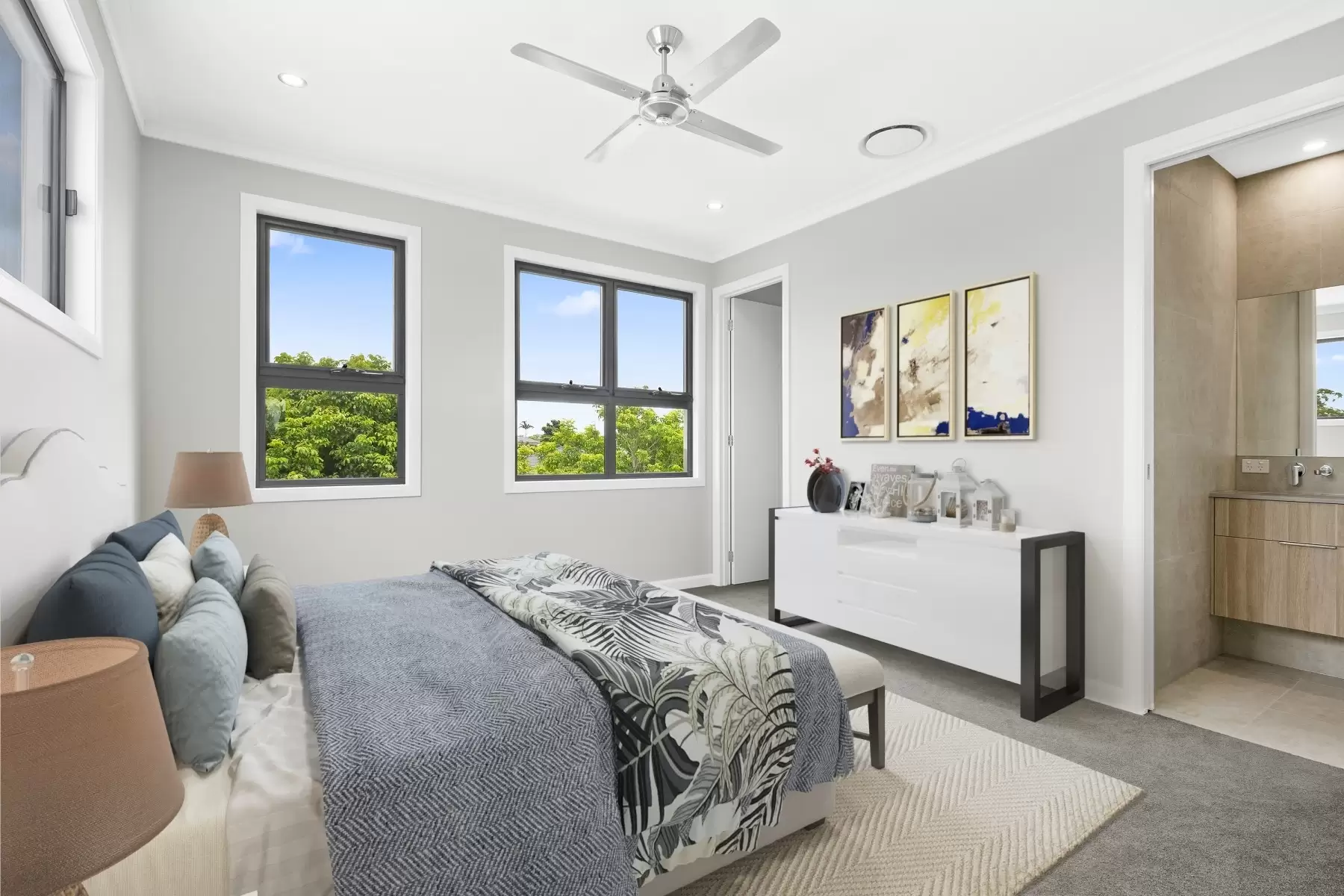 175 Campbell Street, Sorrento Sold by Queensland Sotheby's International Realty - image 1