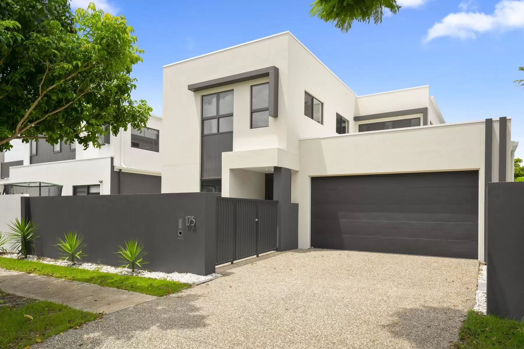 175 Campbell Street, Sorrento Sold by Queensland Sotheby's International Realty - image 1