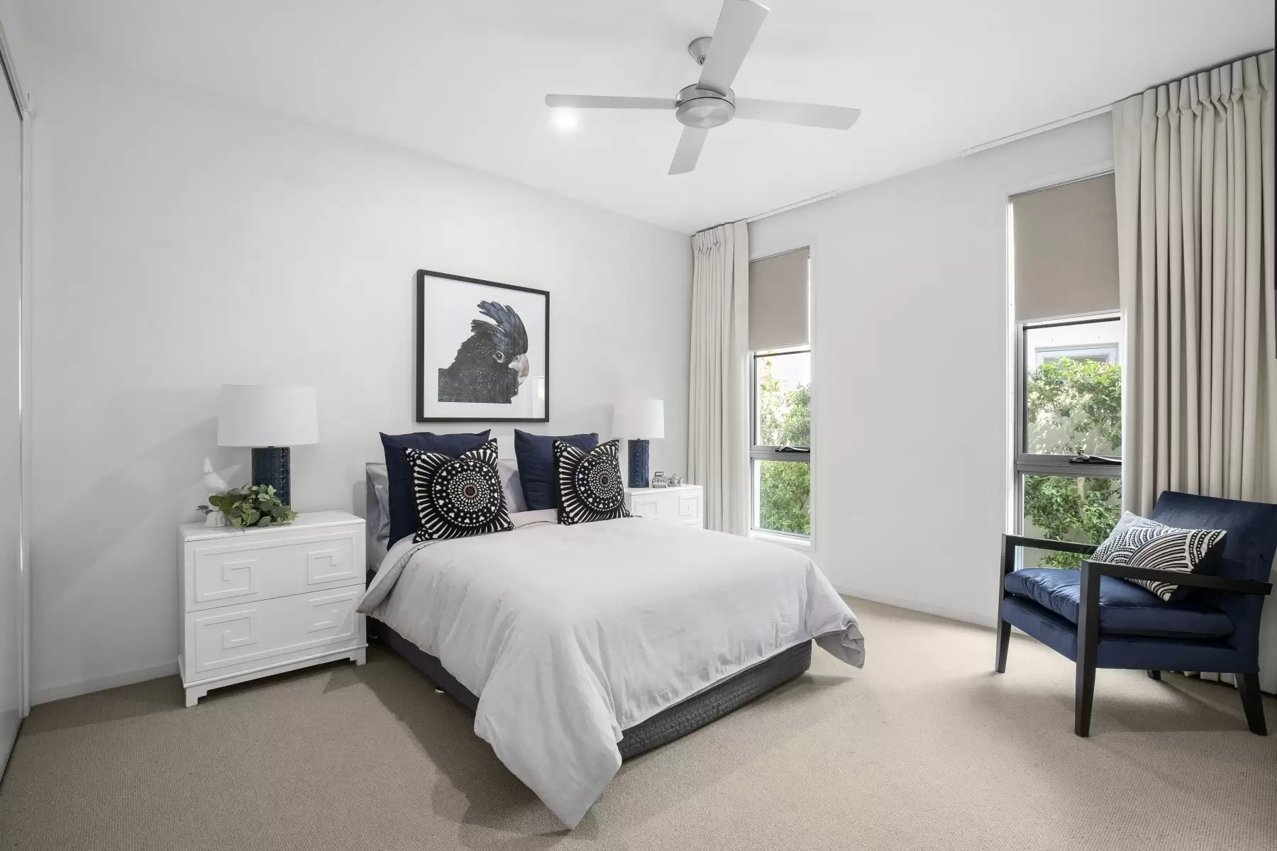 5069 Emerald Island Drive, Carrara Sold by Queensland Sotheby's International Realty - image 1