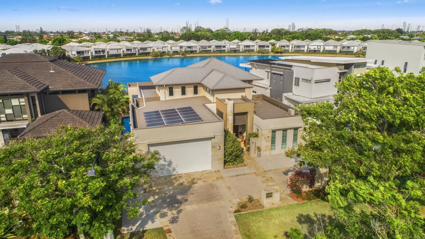 5069 Emerald Island Drive, Carrara Sold by Queensland Sotheby's International Realty - image 1