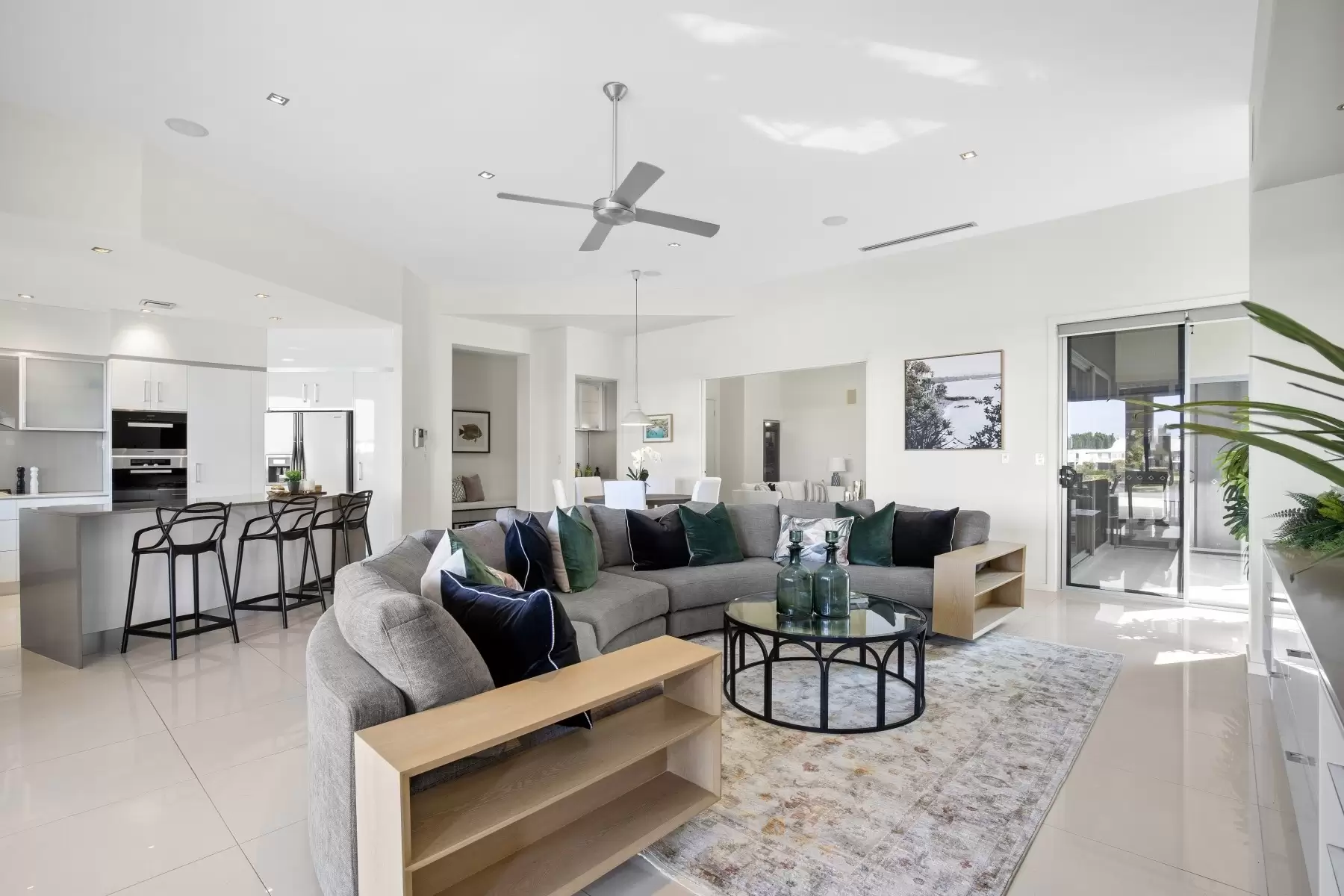 5069 Emerald Island Drive, Carrara Sold by Queensland Sotheby's International Realty - image 1